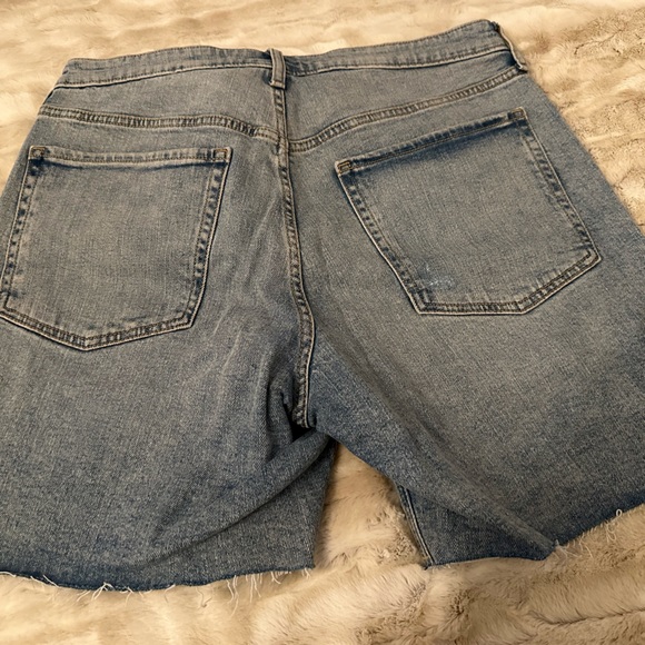 High rise Old Navy denim shorts - Picture 2 of 3